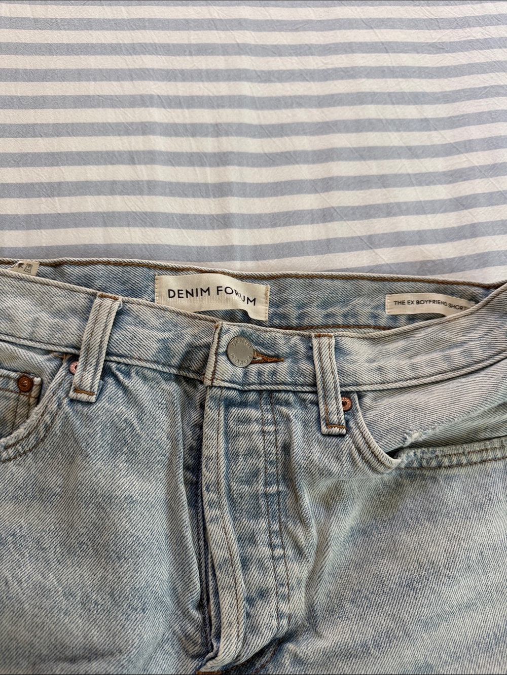 90’s Aritzia Denim Forum Shorts - Picture 5 of 6